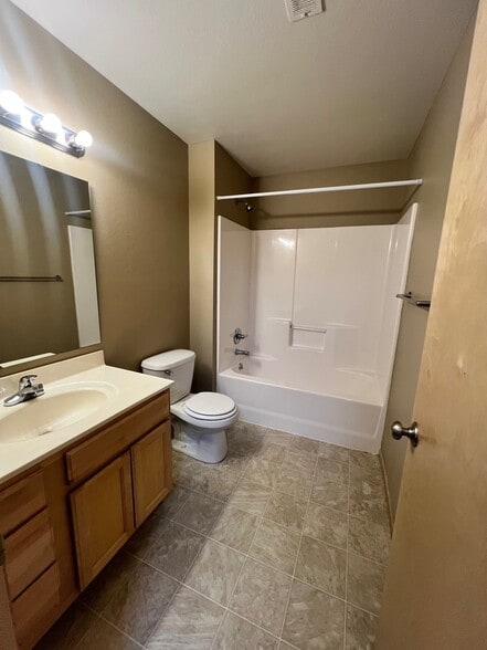 Building Photo - 1275 Alexander Way