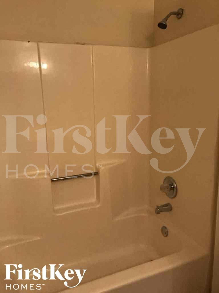 Building Photo - 5334 Memorial Ln SW