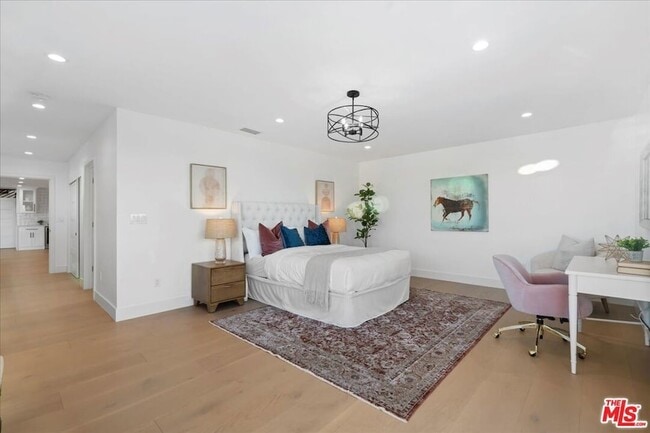 Building Photo - 15655 Castlewoods Dr