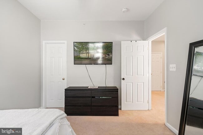 Building Photo - 14348 Sharpshinned Dr