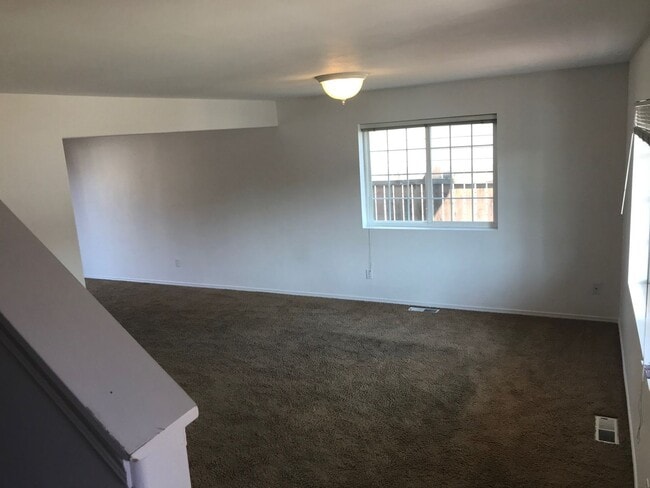 Building Photo - 3305 Laredo Dr
