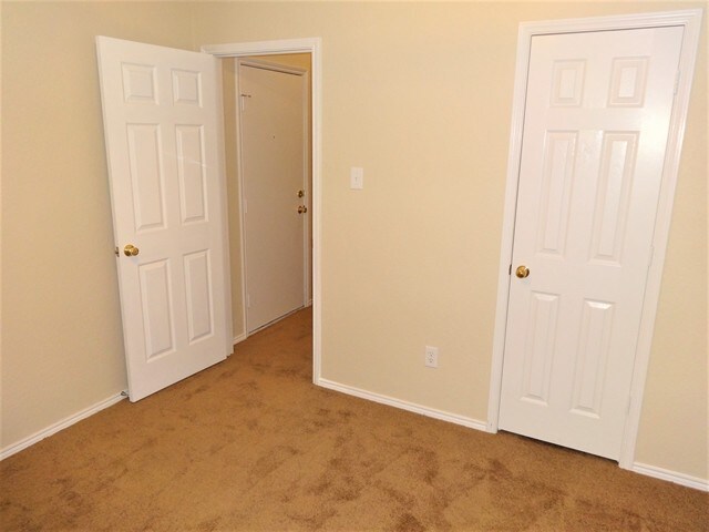 Building Photo - 649 Babbling Brook Dr