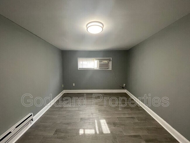 Building Photo - 1434 Light St