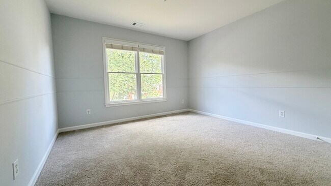 Building Photo - 1496 Brentwood Dr