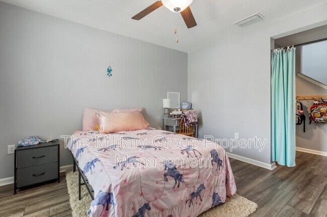 Building Photo - 2522 Lantana Ln