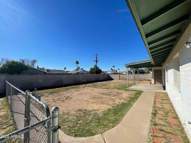Building Photo - 3109 W Augusta Ave