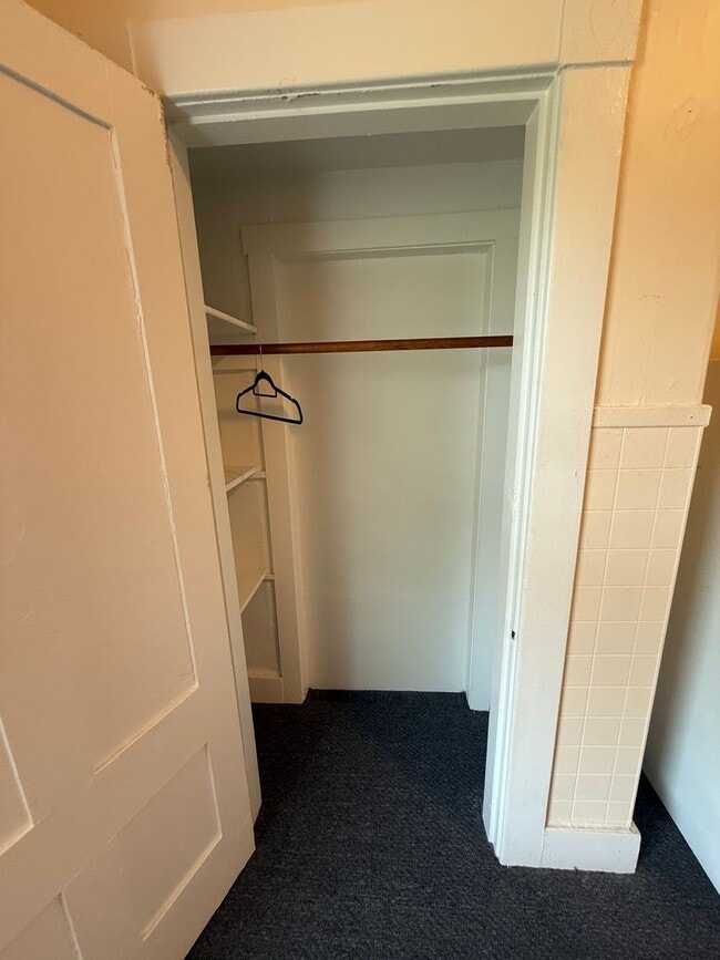 Building Photo - Studio Apartment for Rent – Utilities Incl...
