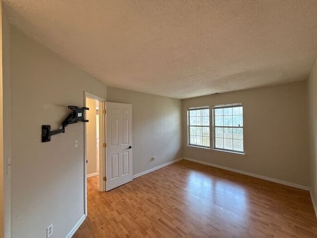 Building Photo - T.R. Lawing Realty Property