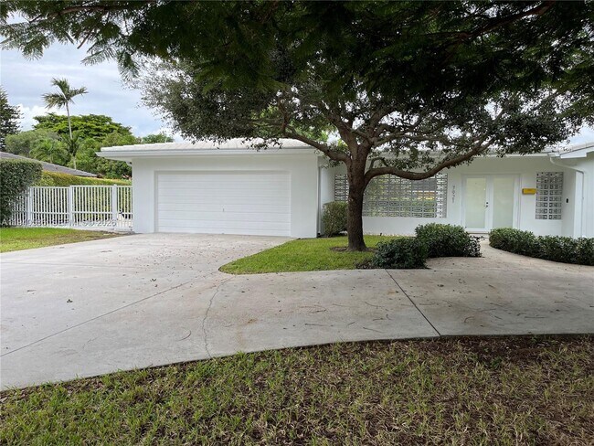 Building Photo - 7921 SW 143rd St