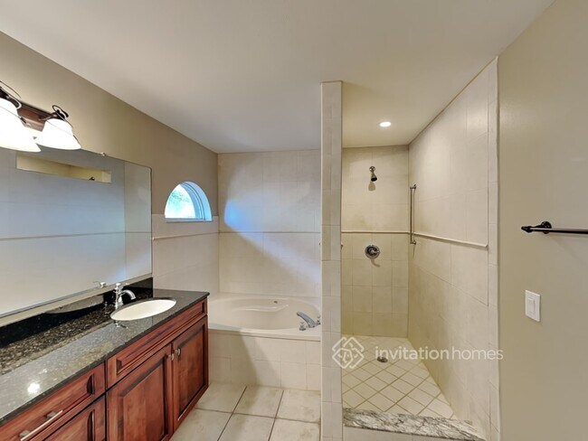 Building Photo - 5425 Windbrush Dr