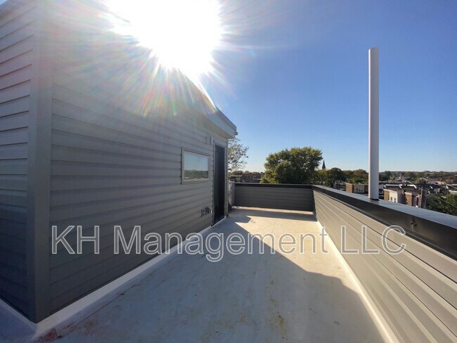 Building Photo - 976 N 45th St