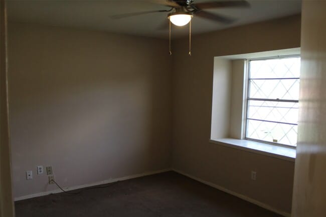 Building Photo - 8622 Brock Park Blvd