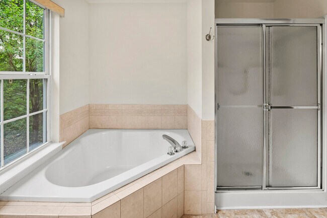 Building Photo - 144 Midland Rd