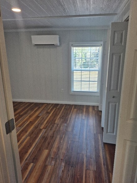 Building Photo - 910 Backwoods Rd