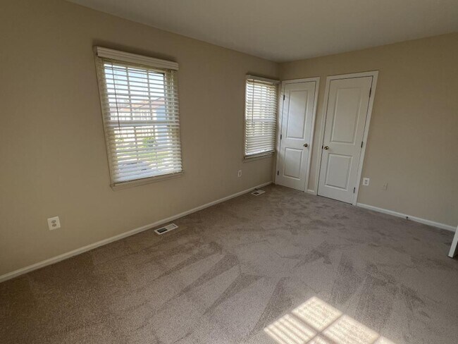 Building Photo - 937 Holborn Ct
