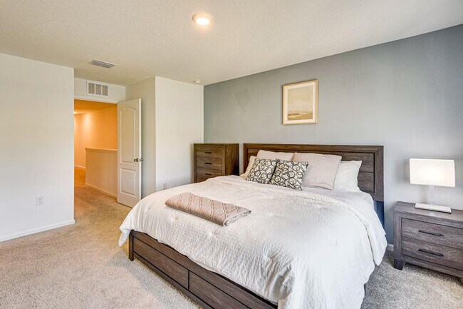 Building Photo - 134 Redbud Rd