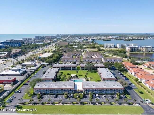 Building Photo - 200 St Lucie Ln