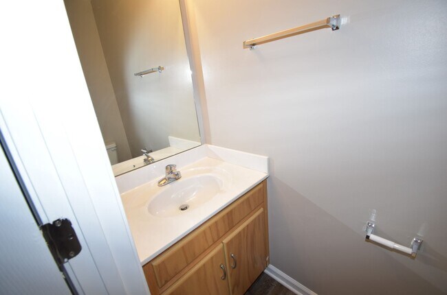 Building Photo - 362 Peabody Dr