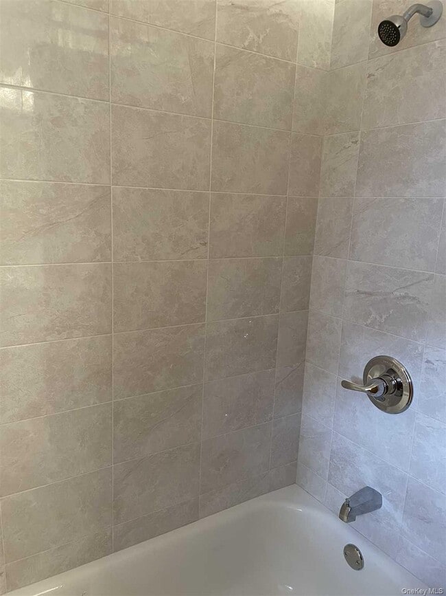 Building Photo - 65 N Chestnut St