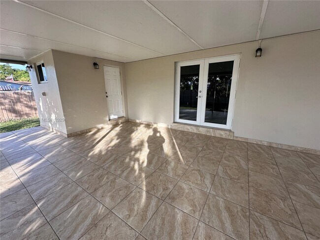 Building Photo - 1718 N 27th Ave