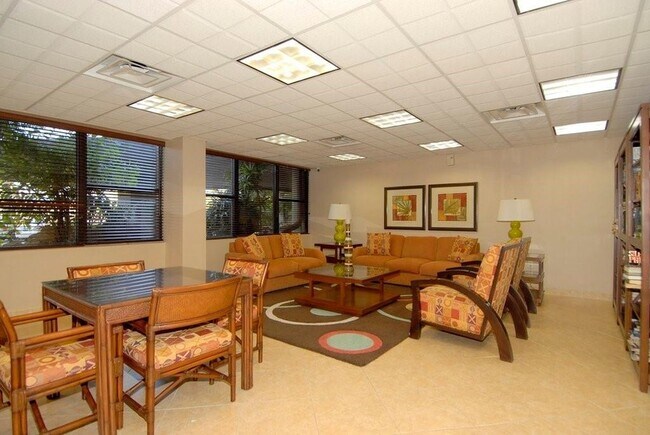 Building Photo - 3800 Galt Ocean Dr