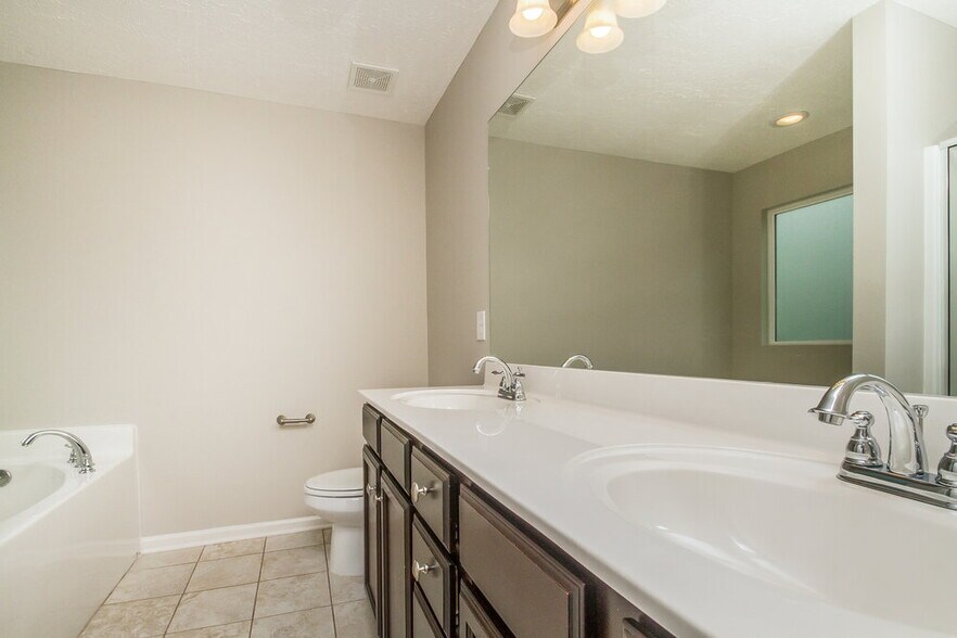 Building Photo - 1713 Porchrest Way