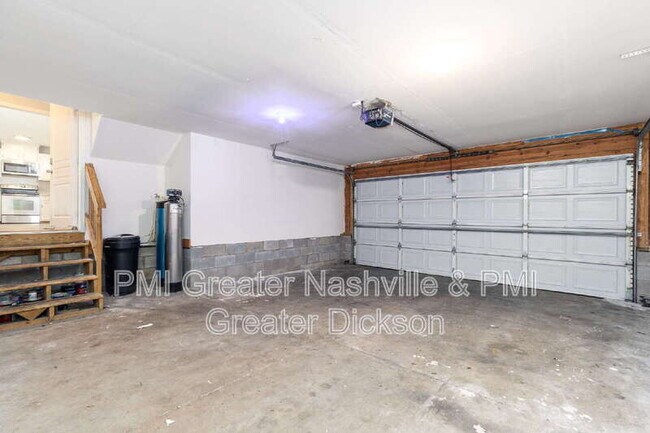 Building Photo - 2414 Lismore Dr