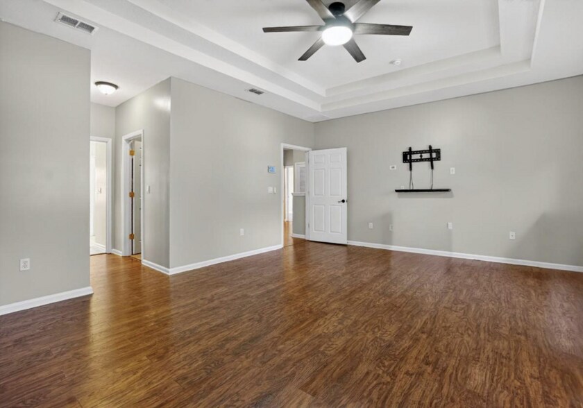 Building Photo - 1601 Majestic View Ln