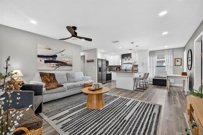 Building Photo - 6501 Livingston Ave N