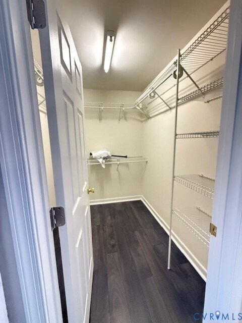 Building Photo - 9379 Roseland Ct