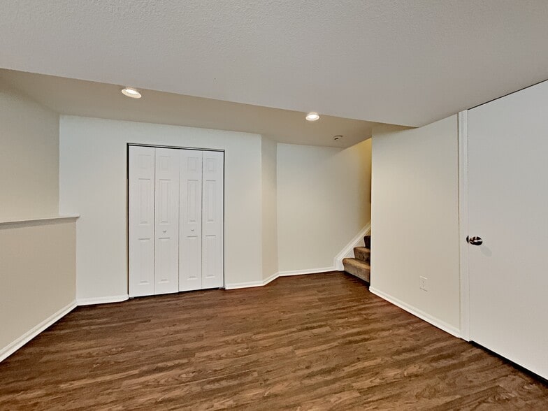 Building Photo - 19984 E Lasalle Dr