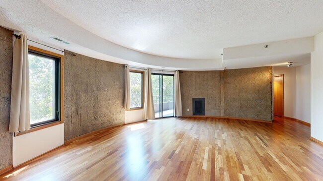 Building Photo - 3141 Dean Court #502