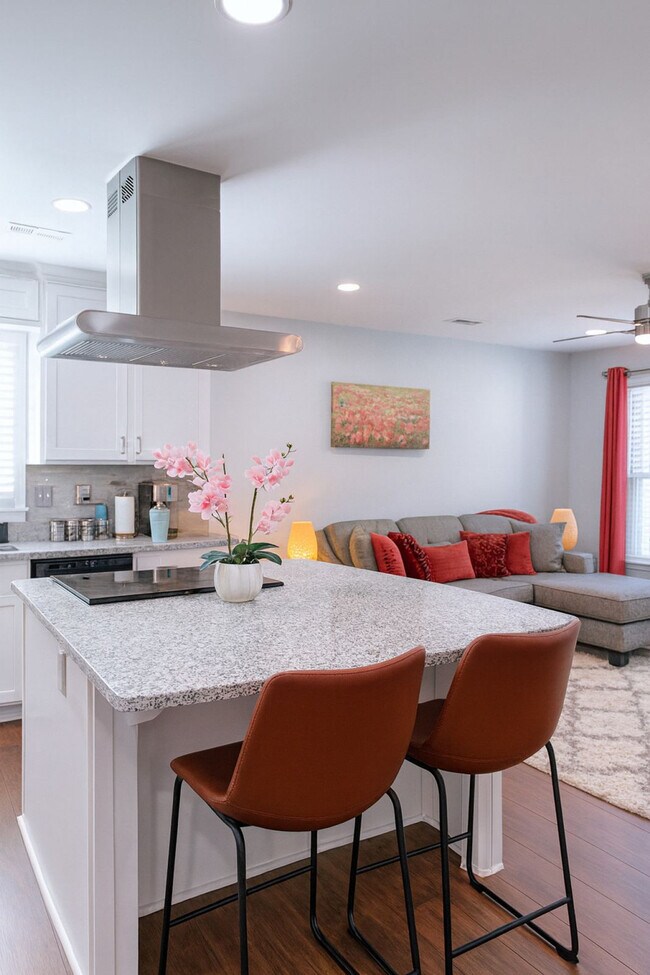 Building Photo - 445 Short Hills Dr