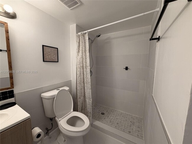Building Photo - 4205 N University Dr