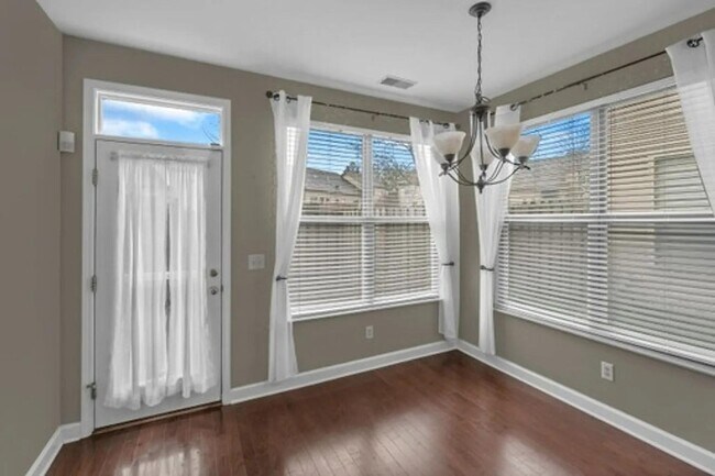 Building Photo - 515 Griffin Cir