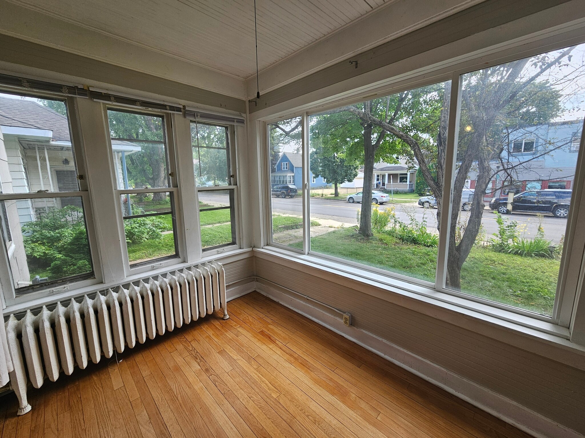 Sunroom - 1335 W Minnehaha Ave