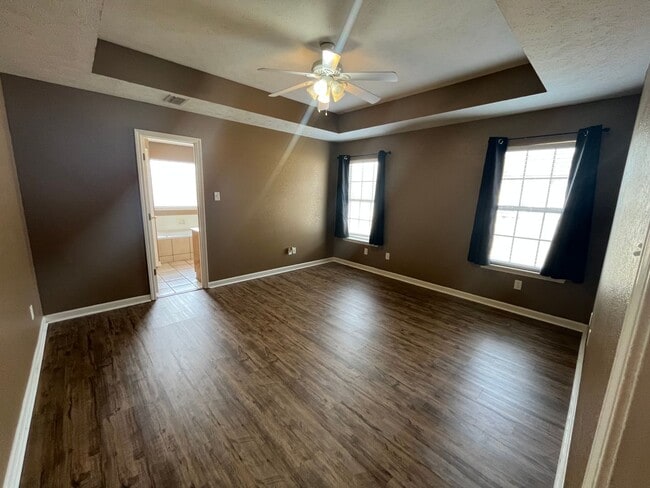 Building Photo - Cabot Rental!