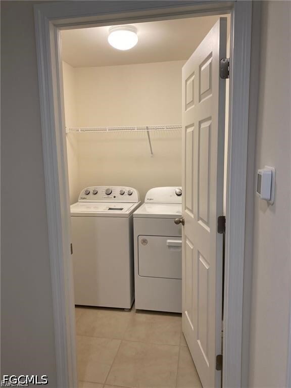 Building Photo - 2213 NE 33rd St