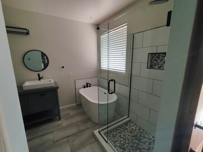 Building Photo - 7417 S 30th Ave