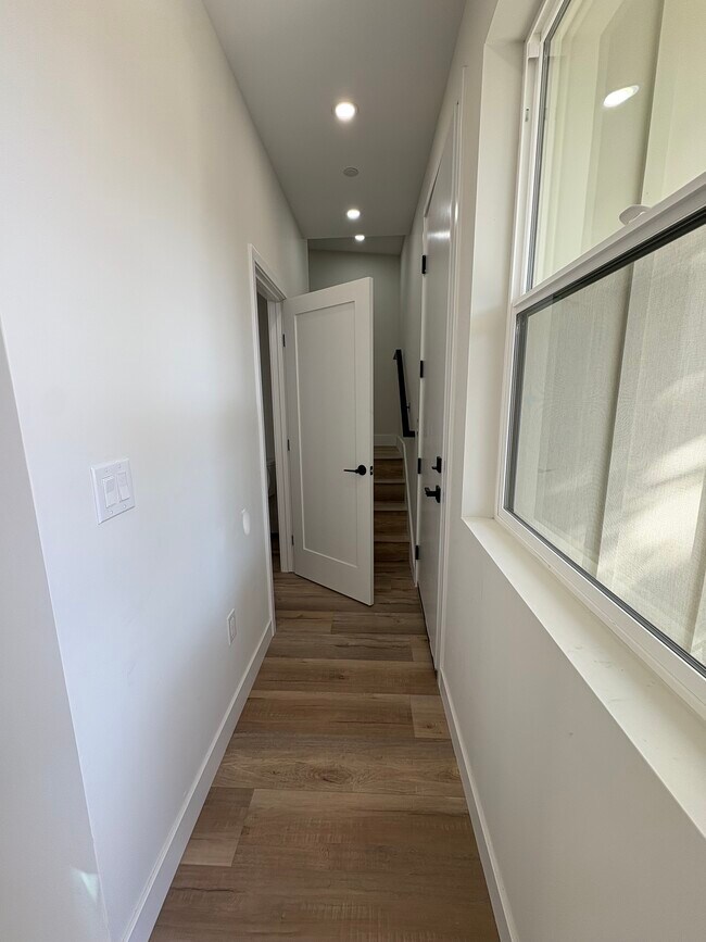 Building Photo - 258 Donax Ave