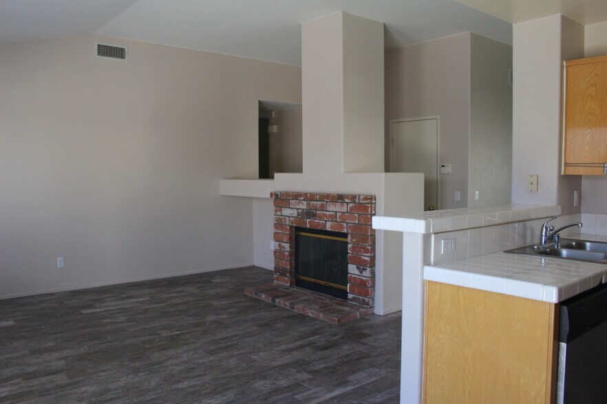 Building Photo - 3365 Summer Breeze Ave