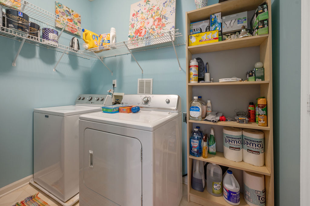 Laundry room - 2412 Laurel Falls Ln