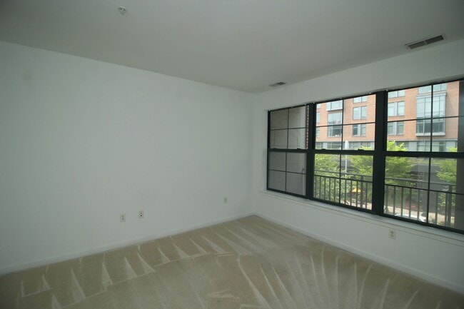 Building Photo - 2026/2027 JHU Off -Campus Gorgeous 2bd/2ba at The Lofts w/ W/D & A/C & more! Available 6/9/26