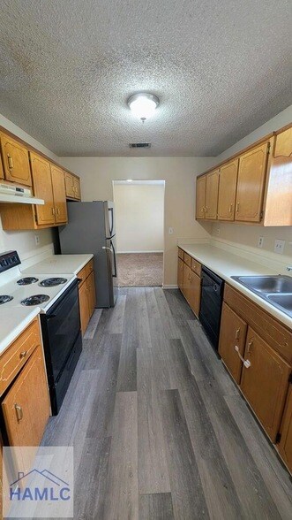 Building Photo - 1460 Flo Zechman Dr