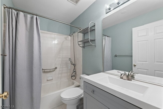 Building Photo - 2 Rider Terrace