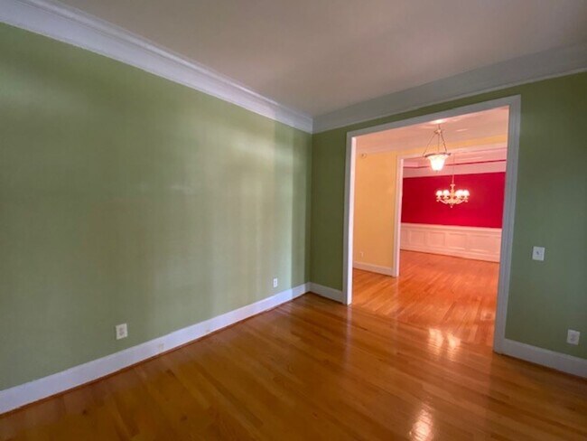 Building Photo - 131 Barclay Valley Dr
