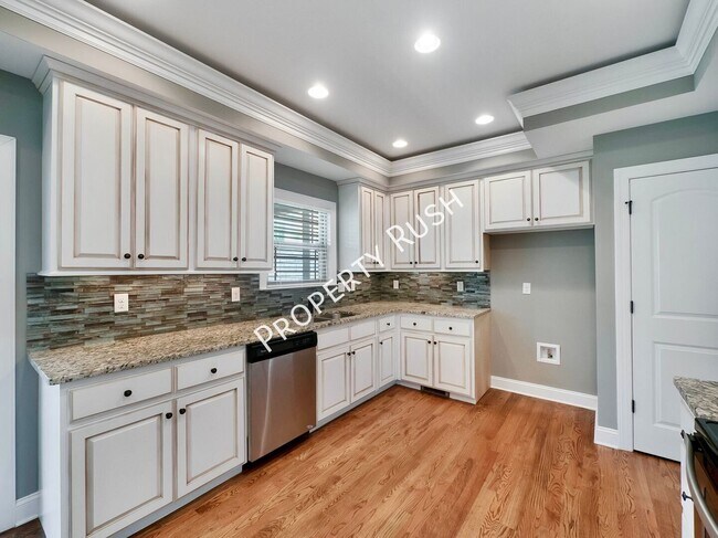 Building Photo - 7962 Burgundy Cir