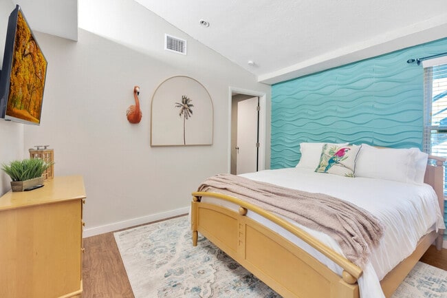 Building Photo - 1679 Tampa Rd