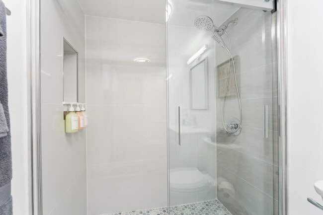 Building Photo - 2360 SW Archer Rd