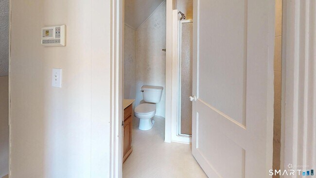 Building Photo - 17 Landin St